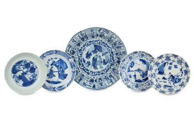 Lot 490 - SIX CHINESE BLUE AND WHITE DISHES. Ming/Qing...