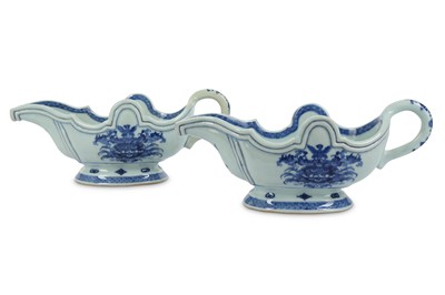 Lot 501 - A PAIR OF CHINESE BLUE AND WHITE SAUCE BOATS....