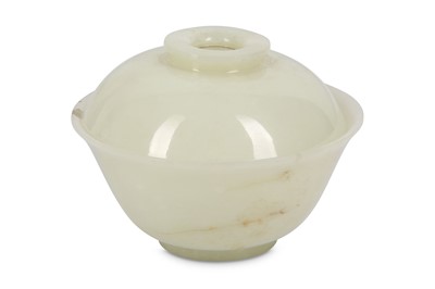 Lot 225 - A CHINESE WHITE JADE TEA BOWL AND COVER.  Qing...