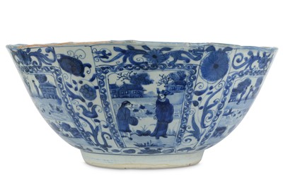 Lot 450 - A CHINESE BLUE AND WHITE KRAAK PORCELAIN...