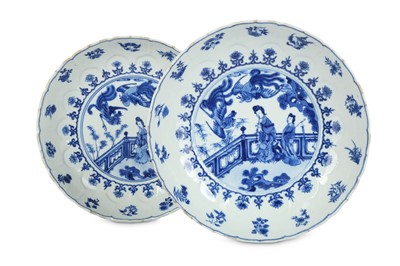 Lot 355 - A PAIR OF CHINESE BLUE AND WHITE ‘LADIES AND...