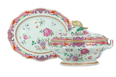 Lot 809 - A CHINESE FAMILLE ROSE TUREEN, COVER AND STAND....