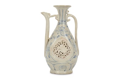 Lot 958 - AN ANNAMESE BLUE AND WHITE EWER. Ming Dynasty....