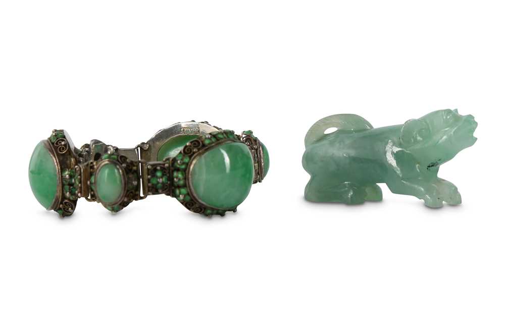 Lot 908 - A CHINESE JADEITE 'DOG' CARVING AND A...