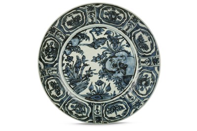 Lot 843 - A CHINESE BLUE AND WHITE SWATOW DISH. Ming...