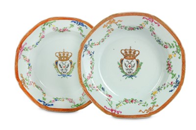Lot 562 - A PAIR OF CHINESE FAMILLE ROSE ARMORIAL SOUP...