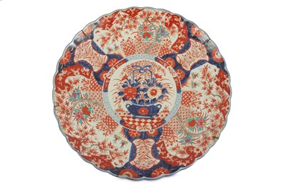 Lot 202 - A large Japanese Imari charger, 19th Century,...