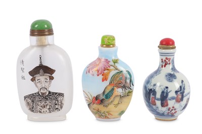 Lot 203 - An inside painted glass snuff bottle and two...