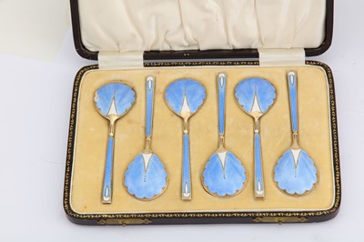 Lot 200 - A cased set of six George V sterling silver...