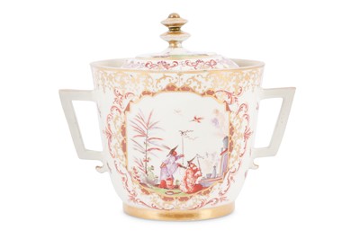 Lot 173 - A Meissen porcelain Chinoiserie two handled...