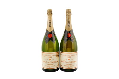 Lot 23 - 2 Magnnums of Moét et Chandon 1975 Champagne,...