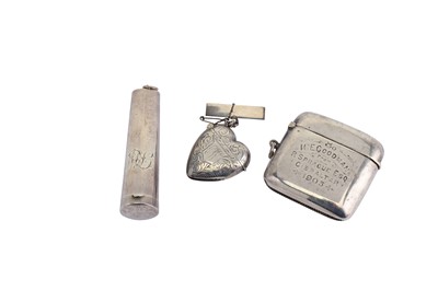 Lot 117 - A mixed group of sterling silver cases a...