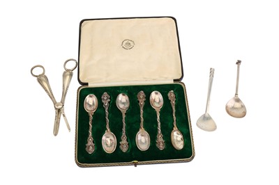 Lot 114 - A mixed group of sterling silver flatware...
