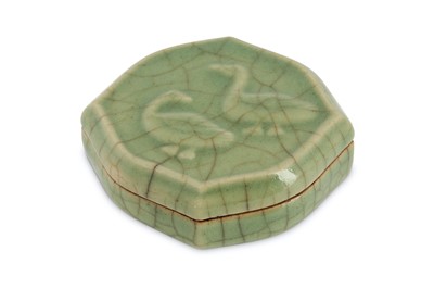 Lot 570 - A CHINESE CELADON-GLAZED 'DUCK' COSMETIC BOX AND COVER.