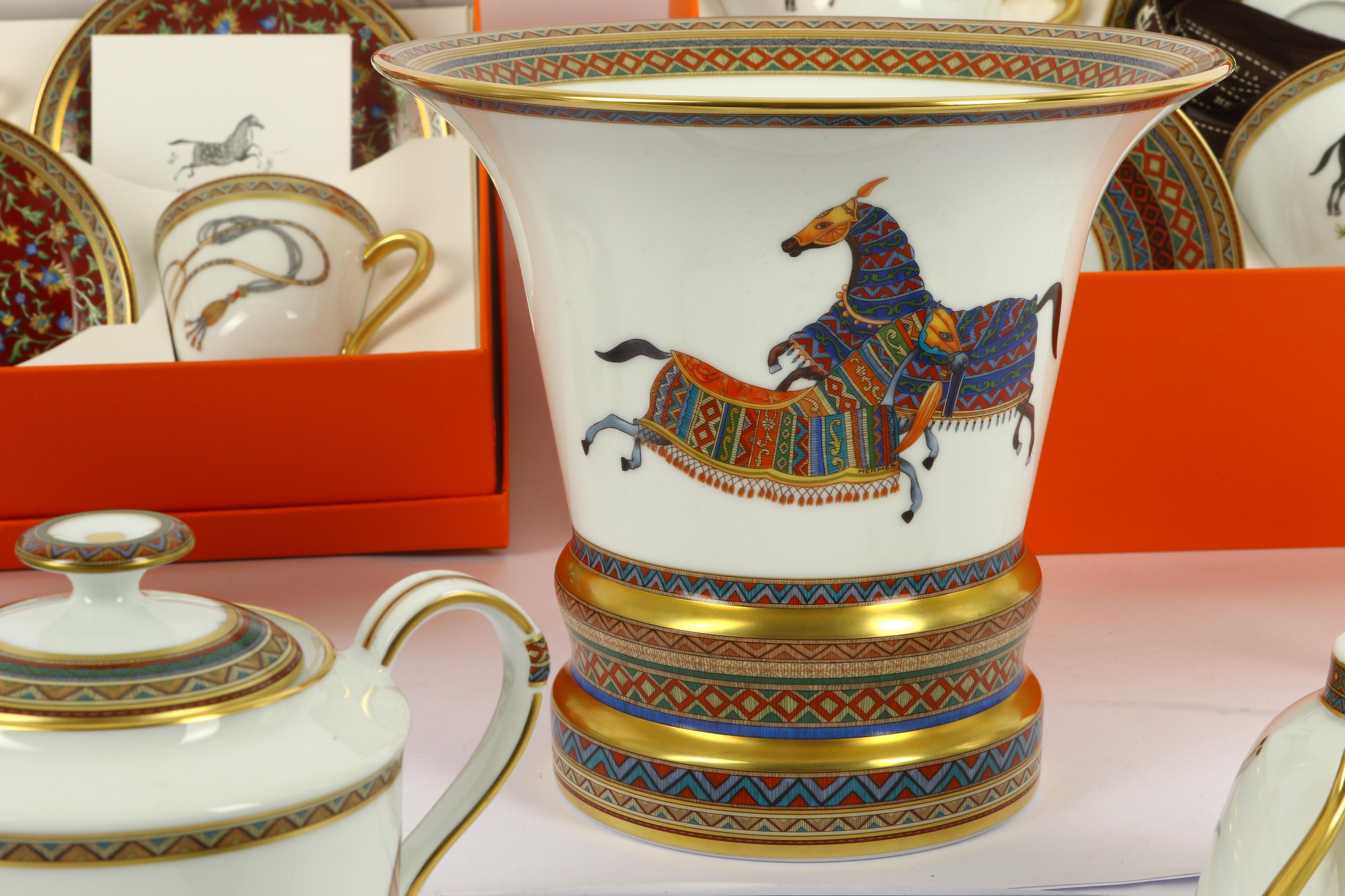 Cheval d'Orient tea cup with lid and saucer, large model