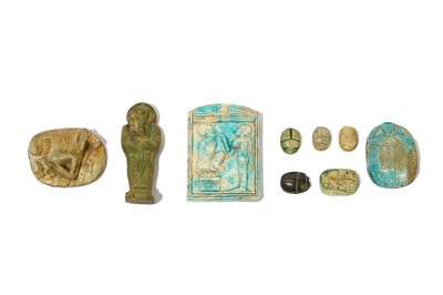 Lot 56 - A GROUP OF EGYPTIAN SCARABS AND AMULETS...