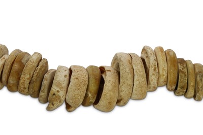 Lot 4 - AN EGYPTIAN PREDYNASTIC SHELL BEAD NECKLACE ...