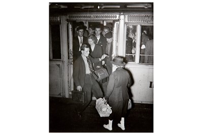 Lot 178 - Robert Doisneau (1912-1994) PARIS STATIONS...