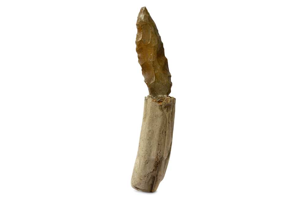 Lot 2 - AN EGYPTIAN PRE-DYNASTIC FLINT KNIFE Circa 4th