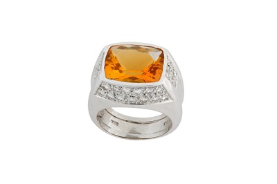 Lot 71 - A citrine and diamond ring