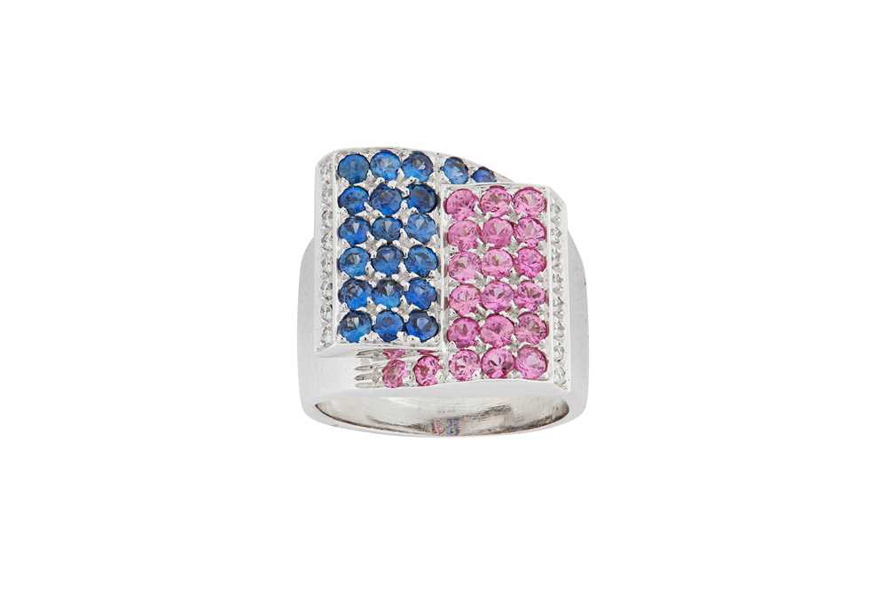 Lot 20 - A multi-coloured sapphire and diamond dress ring