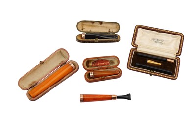 Lot 155 - A mixed group of cased 9 carat gold mounted...