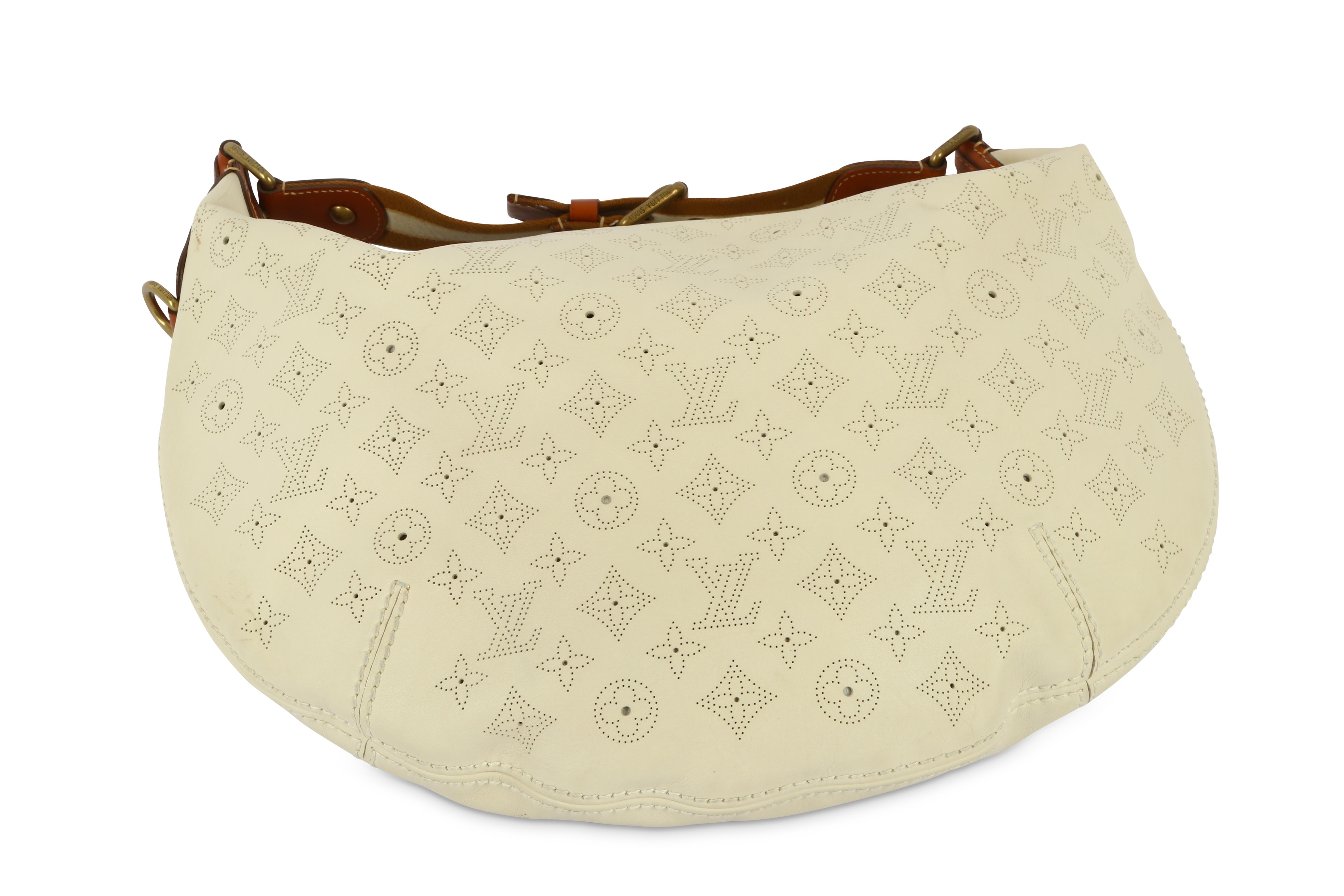 Sold at Auction: Louis Vuitton, Louis Vuitton Onatah Hobo bag