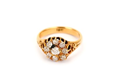 Lot 309 - A diamond cluster ring, set with old brilliant-...