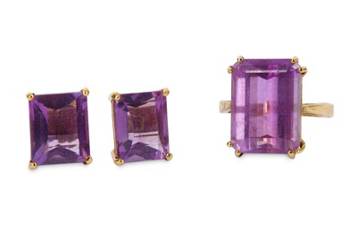Lot 364 - An amethyst ring and earring suite, each...