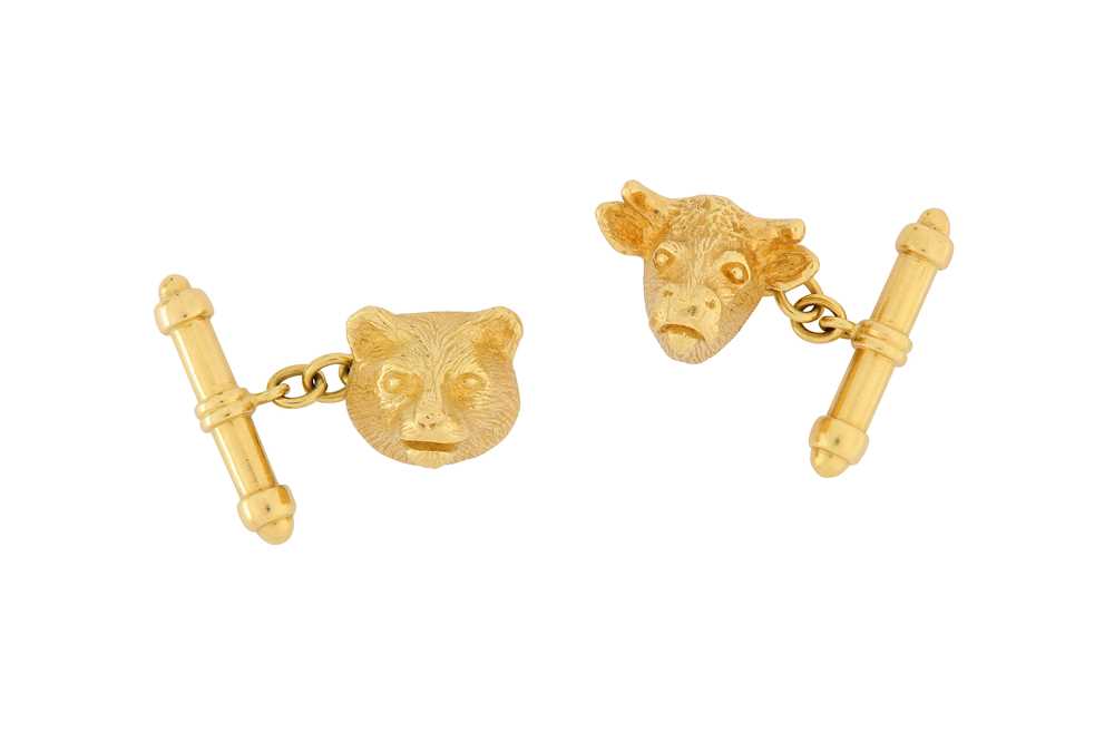 Lot 12 - A pair of novelty cufflinks One designed as a...