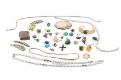 Lot 401 - A collection of gold, silver and costume...