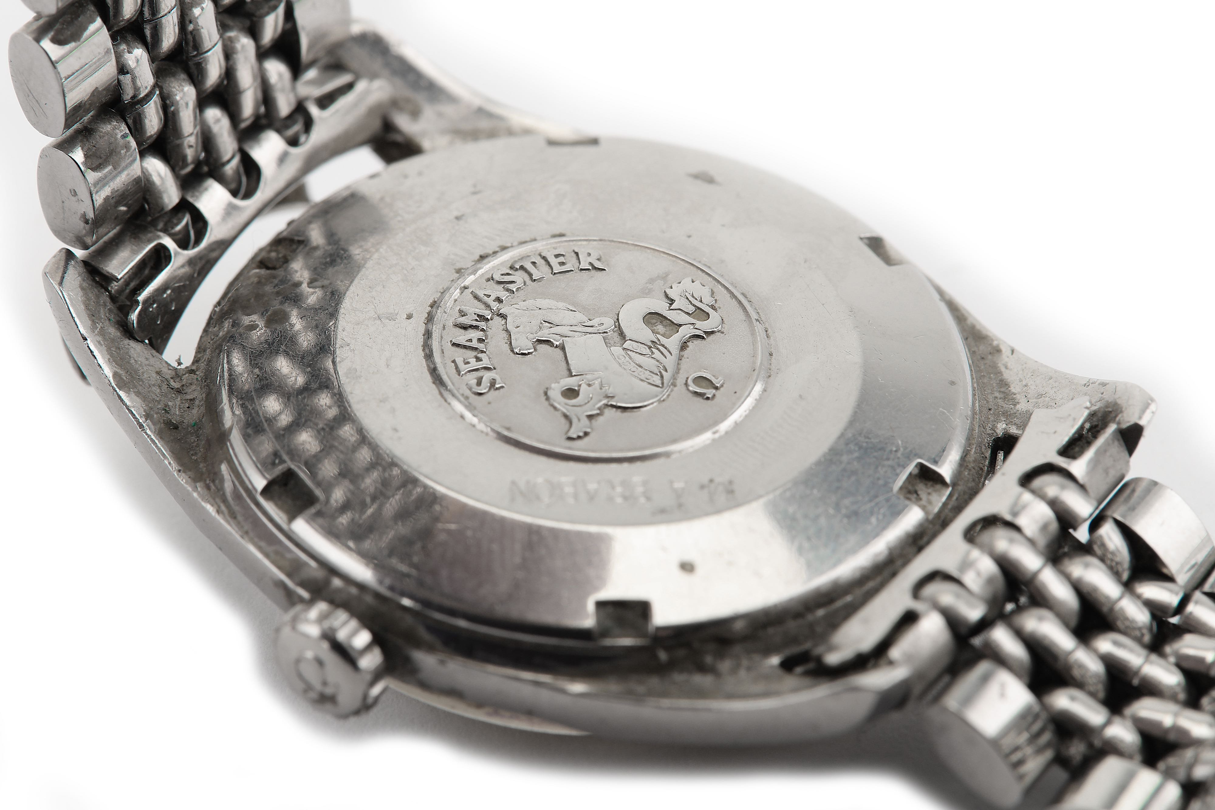 Lot 608 - OMEGA. A MEN'S STAINLESS STEEL AUTOMATIC