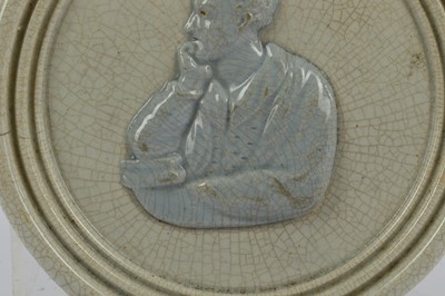 Lot 37 - A CREAMWARE PORTRAIT ROUNDEL OF LORD BYRON...