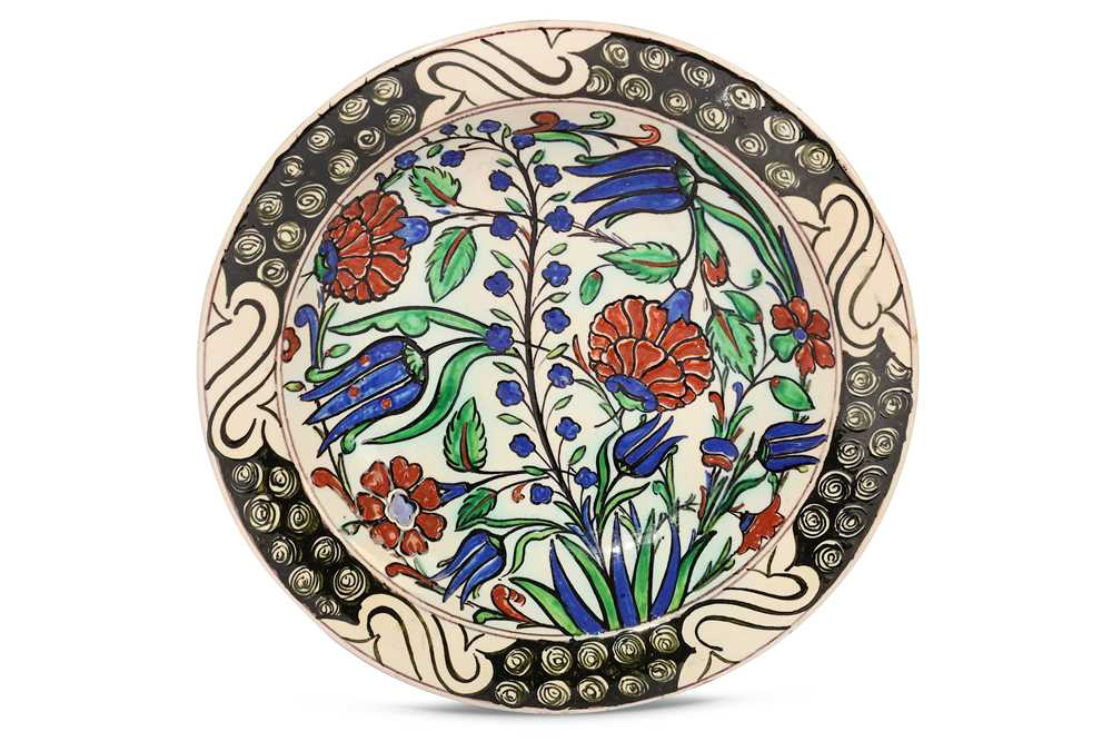 Lot 153 - A CANTAGALLI IZNIK STYLE CERAMIC DISH with...