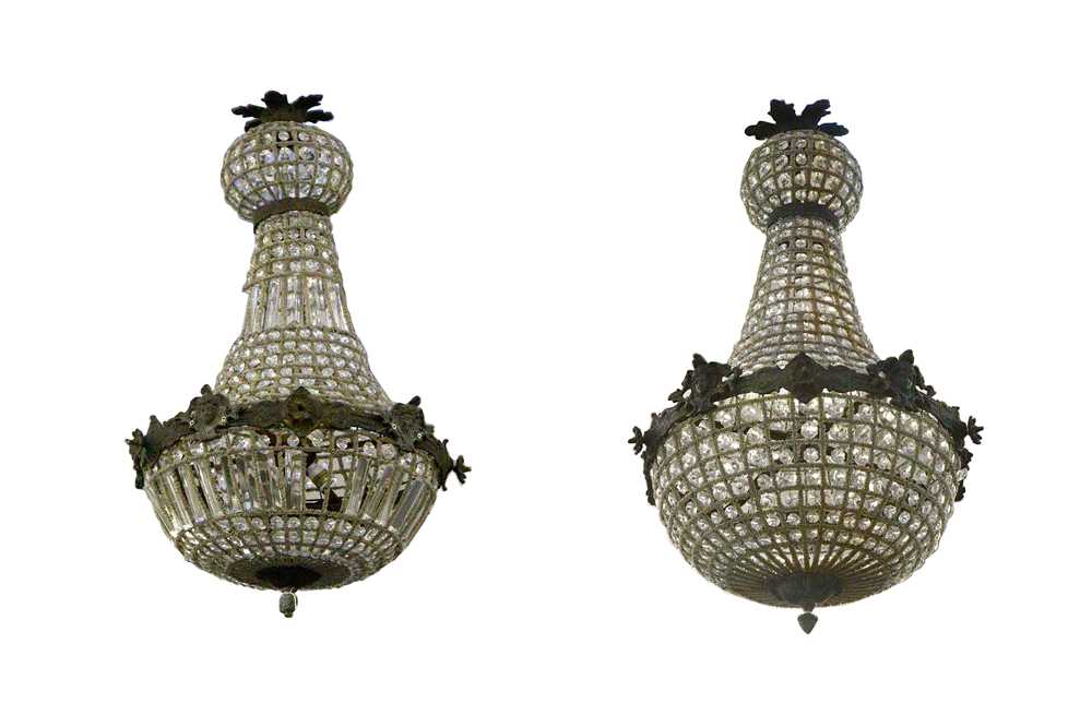 Lot 429 - A pair of tent-and-bag chandeliers, with cast...