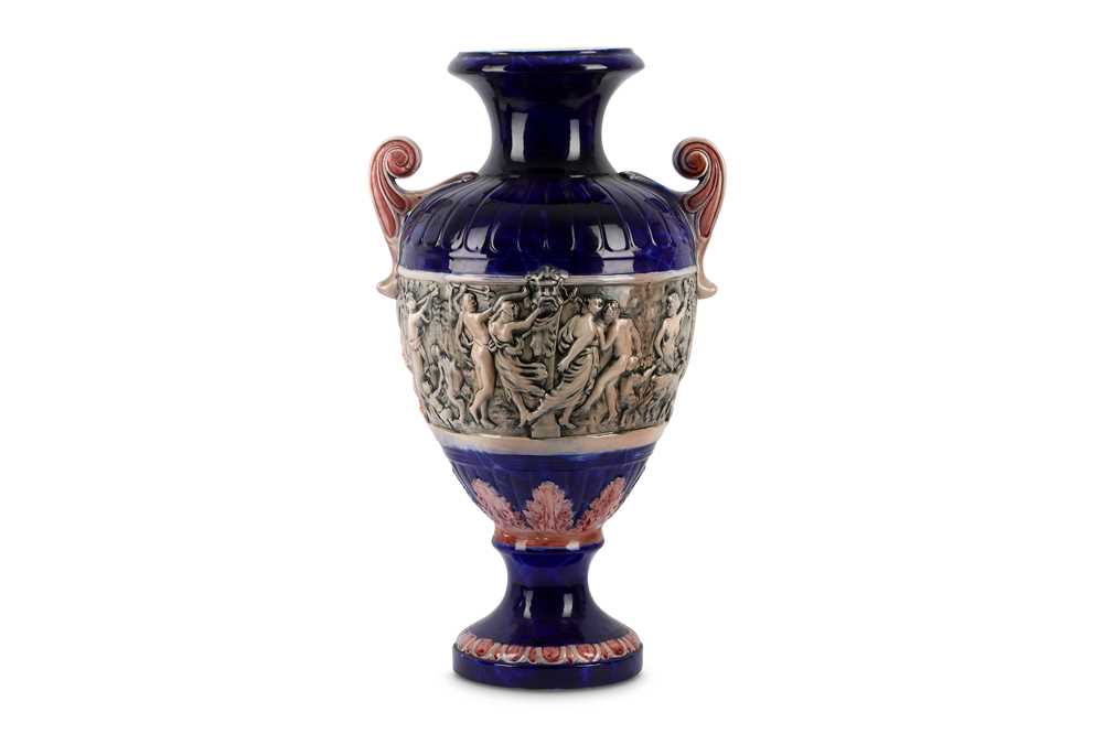 Lot 836 - A LARGE ITALIAN MAJOLICA TWIN HANDLED VASE