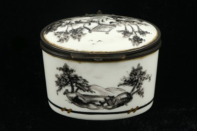 Lot 306 - A mid-19th century Continental porcelain bonbonniere, circa 1860