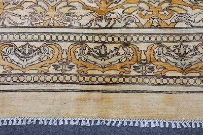 Lot 47 - ARTS & CRAFTS DESIGN CARPET approx: 10ft.10in....