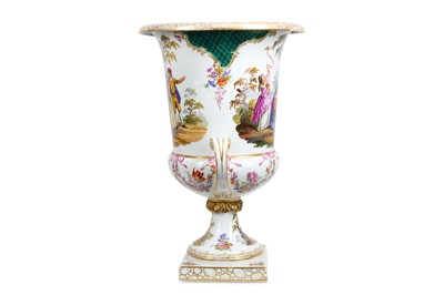 Lot 190 - A 19TH CENTURY DRESDEN PORCELAIN URN WITH GILT...