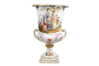 Lot 190 - A 19TH CENTURY DRESDEN PORCELAIN URN WITH GILT...