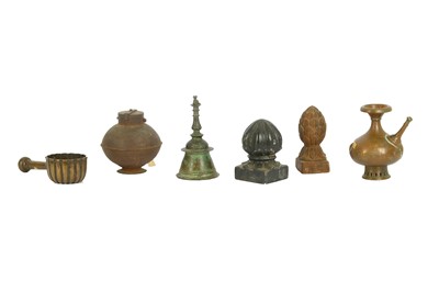 Lot 182 - A MISCELLANEOUS GROUP OF INDIAN VESSELS  India,...