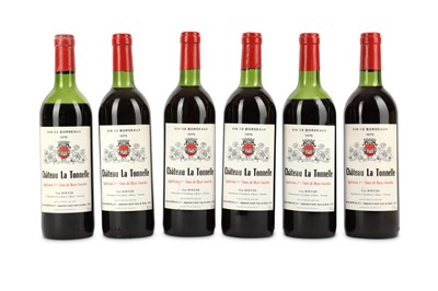 Lot 118 - 12 Bottles of Chateau la Tonnelle 1975 Blaye,...