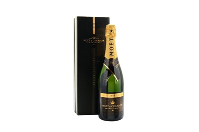 Lot 9 - 1 Bottle of Moet & Chandon Grand Vintage 2000...