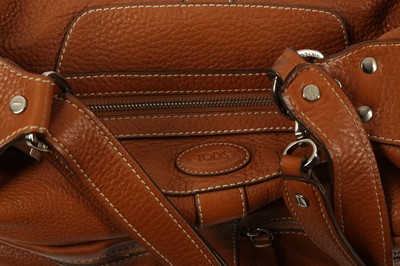 Lot 103 - Tod's Tan Leather Miky Nomade Shoulder Bag