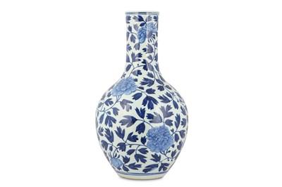 Lot 146 - A CHINESE BLUE AND WHITE 'PEONY' BOTTLE VASE.