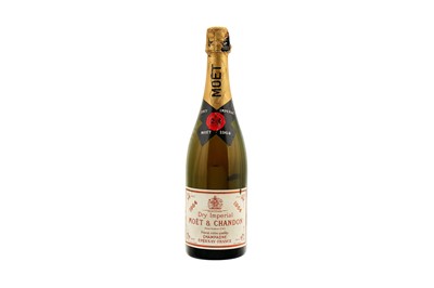 Lot 27 - 1 Bottle of Moet et Chandon 1964 Champagne...