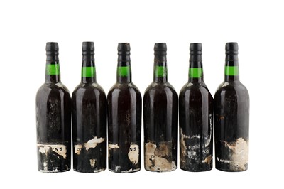 Lot 389 - 12 Bottles of Cockburn's 1963 Vintage Port 12...