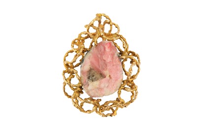 Lot 168 - A rose quartz geode pendant by Deakin &...