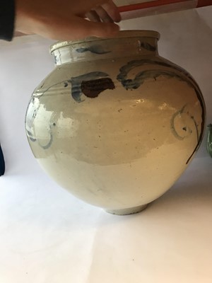 Lot 1003 - A LARGE KOREAN BLUE AND WHITE 'FLOWER' JAR.