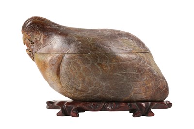Lot 360 - A CHINESE  PALE CELADON JADE 'QUAIL' BOX AND COVER.